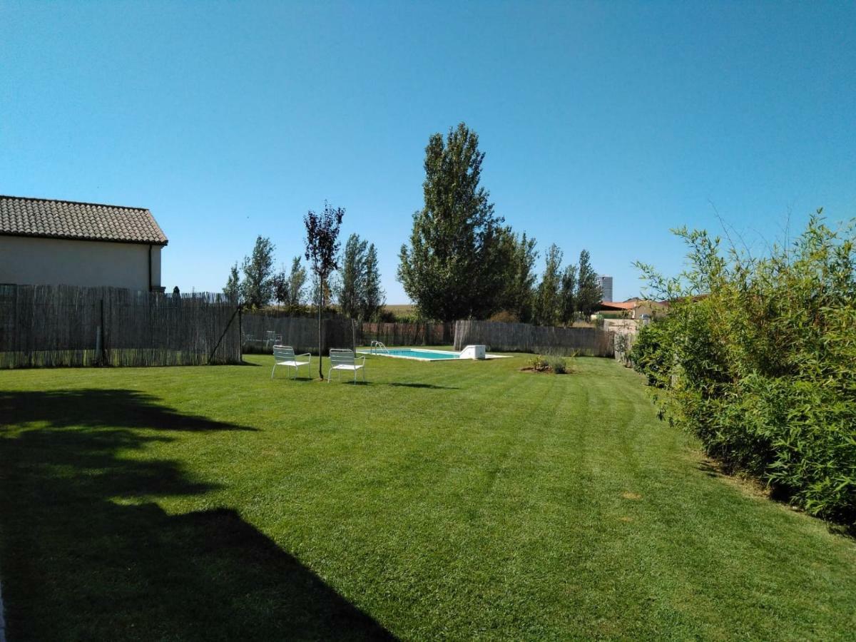 Casas Olmo Y Fresno Jardin Y Piscina A 17 Kilometros De Salamanca Buitenkant foto