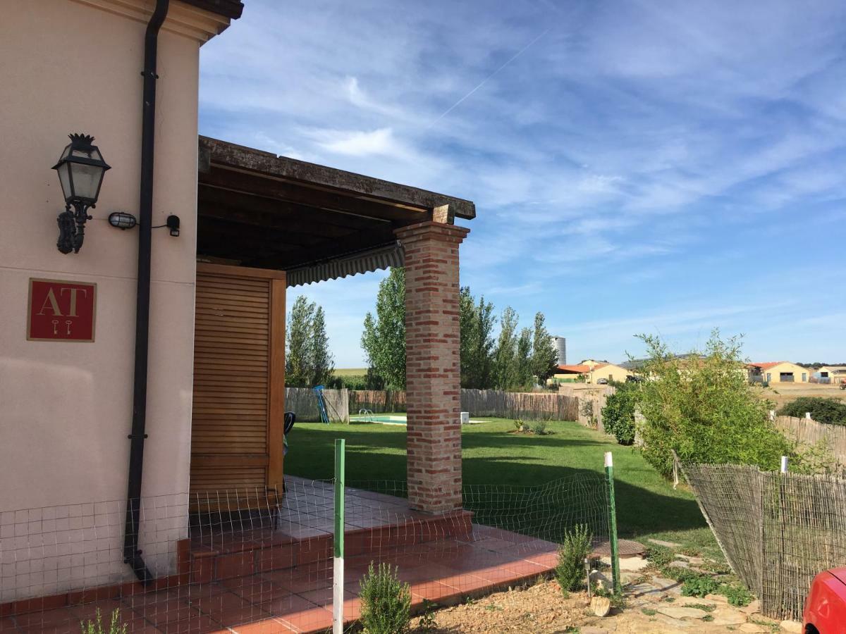 Casas Olmo Y Fresno Jardin Y Piscina A 17 Kilometros De Salamanca Buitenkant foto